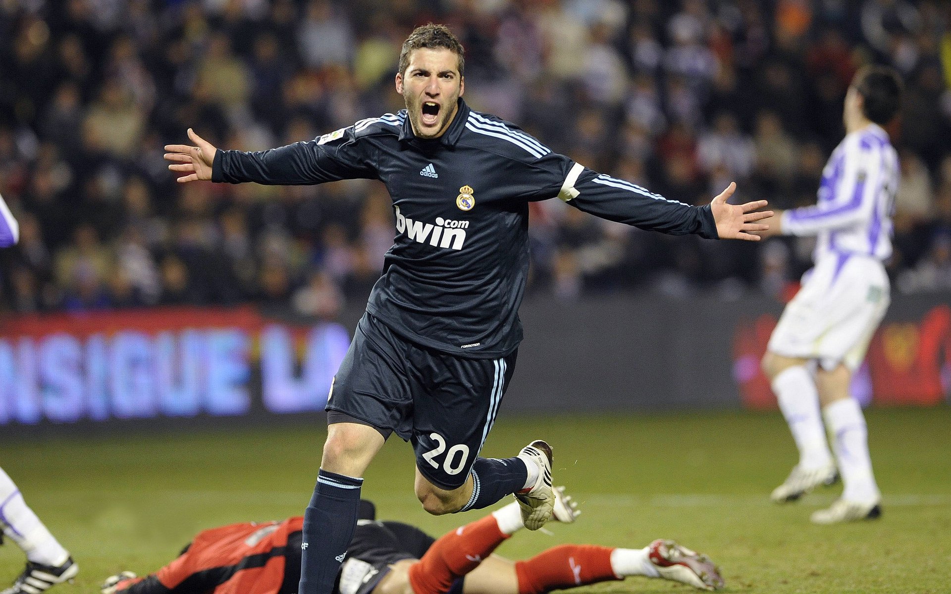 _多夫特带领奇才逆转战局_,多特莱万多夫斯基